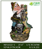 Fontaine de jardin drôle de statue de chien de gnome de résine pour la décoration d'hôtel de maison ou de centre commercial