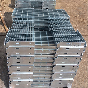 Battistrada in acciaio zincato a caldo-eccellente resistenza alle intemperie e alla ruggine per scale esterne - Product Image 5