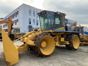 Compacteur de déchets Shantui SR28MR d'occasion en bon état avec roues à pointes, sans fuite d'huile, faible nombre d'heures, rouleau compacteur lourd pour nivellement des ordures - Product Image 5