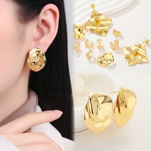 Bijouterie Nouveauté Plaqué Or 18 carats Zirconium Boucles d'Oreilles Clous Vintage Unisexe Vente en Gros - Product Image 1