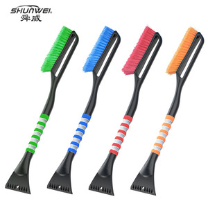 Palas para nieve para coches, cepillos para nieve, quitanieves para coches, palas para hielo, colores personalizados de fábrica, herramientas de deshielo para invierno, palas telescópicas para nieve - Product Image 1