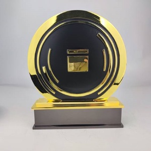 Trofeo de Metal con Alas de <span class=keywords><strong>Halcón</strong></span> y Águila Dorada de Países de Oriente Medio, Trofeo Personalizado para Estadios de Arabia Saudita y Catar - Product Image 3