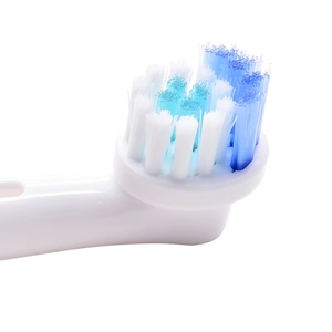 Good Quality EB22-X Round <b>Toothbrush</b> <b>Head</b> with Nylon Bristles for Household Hotel Use Removable 4-Piece Pack - Product Image 3
