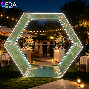 Cabina <span class=keywords><strong>de</strong></span> Fotos LEDA con Espejo Metálico para Bodas, Fiestas y Eventos - Product Image 1