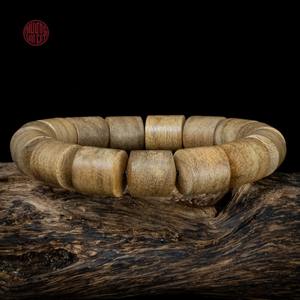 กำไลข้อมือไม้กฤษณาธรรมชาติทำมือ ลูทอง ขนาด 12 มม. เม็ดทรงกระบอก เกรด 2 เครื่องประดับไม้กฤษณา - Product Image 4