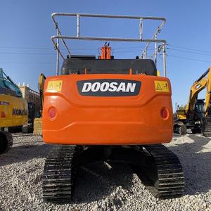 Excavatrice Doosan DX300 d'occasion de bonne qualité 2023 Excavatrice Doosan de construction de 30 tonnes Excavatrice Doosan DX300 Excavatrice d'occasion à vendre - Product Image 2
