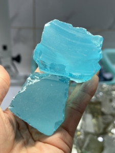Piedra preciosa sintética de aguamarina en bruto, forma irregular, piedra suelta azul para la fabricación de joyas - Product Image 3