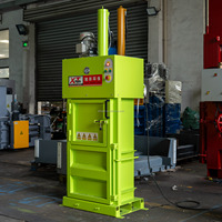 Presse à balles semi-automatique XTPACK pour le recyclage du papier, du carton et des films plastiques
