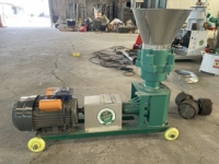 Machine de traitement des aliments, machine à granulés d'aliments multifonctionnelle pour céréales, paille, herbe, maïs, machine à fabriquer des granulés d'aliments