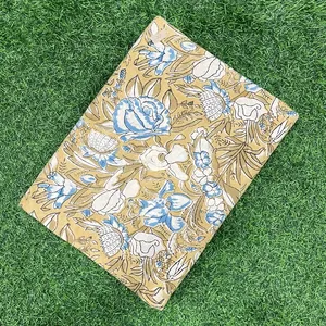 Tela de Voile de Algodón con Estampado Floral de 44 Pulgadas |   Textil de Algodón Indio Teñido a Mano |   Tela Ligera y Suave para Vestidos - Product Image 2
