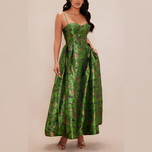 <span class=keywords><strong>Robe</strong></span> longue élégante en jacquard floral vert avec bretelles spaghetti et détails plissés, <span class=keywords><strong>robe</strong></span> de soirée formelle personnalisable - Product Image 1