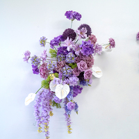 Composition florale murale et de sol moderne en soie violette, centres de table de mariage, décorations de table, fond de photographie, longue