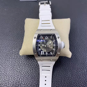 Reloj Automático de Titanio de Alta Calidad con Correa de Goma Blanca - Product Image 1
