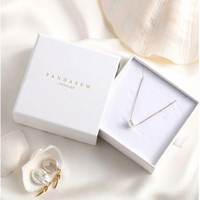 Boîte à bijoux en carton carrée personnalisable avec logo, finition dorée mate et intérieur en éponge, pour cadeaux - Noir, Blanc, Gris, Rose