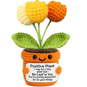 Poupée Pomme de Terre Positive Tricotée à la Main, Plante en Pot au Crochet et Verdure Artificielle pour la Décoration Intérieure - Product Image 4