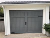 Portes de garage de style design moderne, panneaux sandwich en acier isolés en aluminium segmenté, plexiglas trempé, porte de garage à ouverture verticale