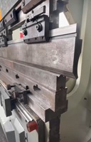 Machine de pliage hydraulique entièrement automatique d'occasion WE67K-135T/4000 pour plaques d'acier inoxydable, prix compétitif, garantie 1 an