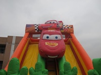 Les grandes glissières sèches gonflables de thème de voiture pour des utilisations gonflables de partie de glissière de voitures de course d'enfants