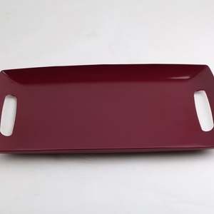 Plateau de service rectangulaire en mélamine rouge 40x24x2,5 cm avec poignée, compatible lave-vaisselle, finition laquée, motif uni, pour usage en cuisine - Product Image 6