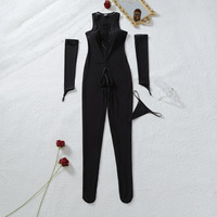 Combinaison en résille transparente Hera Black élégante à col en V ajouré avec bretelles croisées, gants et culotte