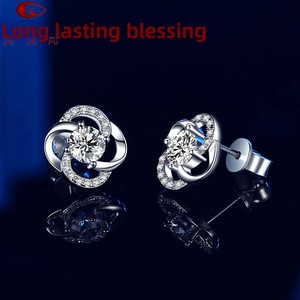 Conjunto <span class=keywords><strong>de</strong></span> Joyería <span class=keywords><strong>de</strong></span> <span class=keywords><strong>Plata</strong></span> <span class=keywords><strong>de</strong></span> Ley S925 con Moissanita, Color D, VVS1, <span class=keywords><strong>Collar</strong></span> <span class=keywords><strong>y</strong></span> <span class=keywords><strong>Aretes</strong></span> con Diseño <span class=keywords><strong>de</strong></span> Trébol, Certificado GRA, Oro <span class=keywords><strong>de</strong></span> 18K para Mujer - Product Image 2