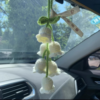 Petit lys mignon voiture accessoires pour femmes tricoté à la main Crochet fleur miroir décor intérieur vue arrière suspendu ornement