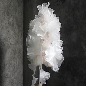<span class=keywords><strong>Tissu</strong></span> de conception pour robe de mariée et robe d'enfant, <span class=keywords><strong>blanc</strong></span>, transparent, à bords volantés, à dentelle large, <span class=keywords><strong>plissé</strong></span> tridimensionnel, effet vague et effet de transparence - Product Image 3