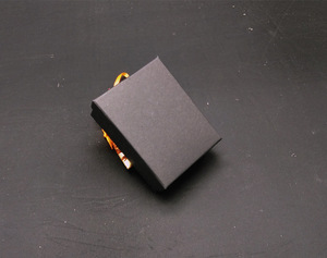 Tùy chỉnh kích thước nhỏ miếng bọt biển lót hộp quà Tặng sẵn sàng tàu màu đen màu xanh hồng vàng mờ UV tái chế vật liệu được sử dụng cho gói quà tặng - Product Image 4