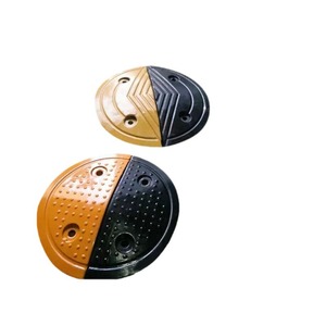 Reductor de velocidad de caucho natural + negro de carbón 150x350x50mm resistente a la compresión 15-25 mph para carreteras rurales e instalación fija - Product Image 5