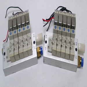 LOTE 2 104-4-051 BANCO DE VALVULAS QUE CONTIENE 5xSYJ314M-6G-Q SOLENOIDE 12Vdc - Product Image 1