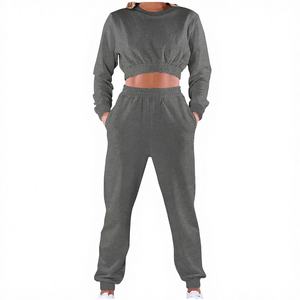 ชุดเซ็ตสองชิ้นแบบมีฮู้ด แขนยาว สำหรับผู้หญิง ลายโลโก้แบบกำหนดเอง เนื้อผ้าถัก ผสมสแปนเด็กซ์/โพลีเอสเตอร์ ป้องกันการเป็นขุย ระบายอากาศได้ดี สวมใส่สบายๆ สำหรับฤดูใบไม้ร่วง - Product Image 4