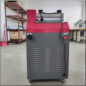 <span class=keywords><strong>Machine</strong></span> de pulvérisation de colle thermofusible JN-861 cimentant des machines pour le revêtement adhésif de colle de chaussure thermofusible - Product Image 4