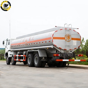 Nuovo Camion HOWO 8x4 per Trasporto Carburante con Asse Posteriore Regolabile, Serbatoio in Acciaio Inox da 28m3, 351-450HP per Miniera e Strade Difficili - Product Image 5