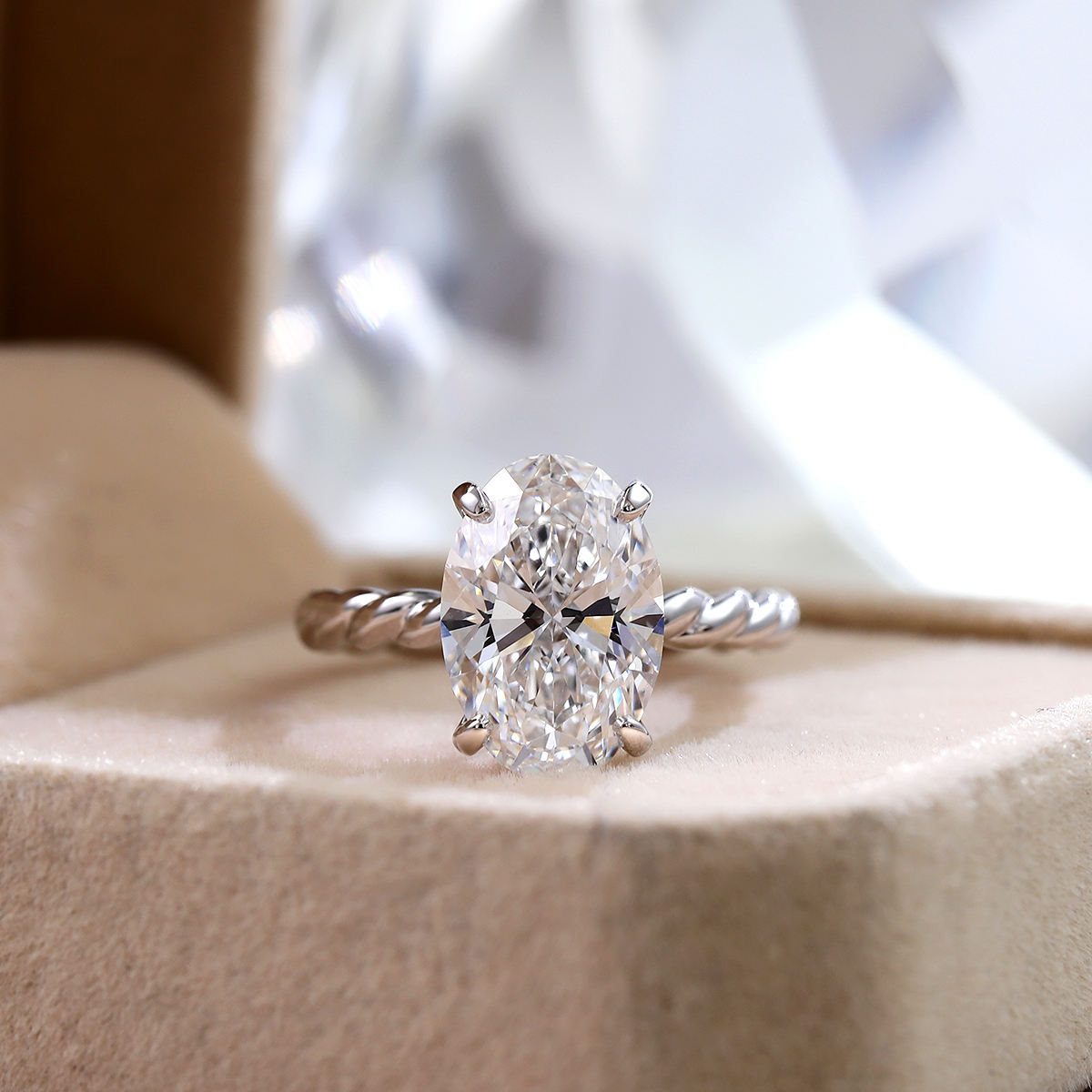 แหวนเงินแท้ 925 ชุบทอง ประดับเพชรแล็บ