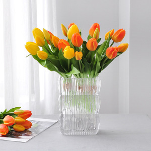 Bouquet de tulipes artificielles Yoshinobu, 7 têtes, en caoutchouc souple, rose, blanc, vert, décoration de mariage et de la maison - Product Image 3