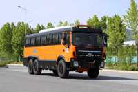 Nouvel autobus tout-terrain Dongfeng 6x6, 30 places, conduite à droite, moteur Cummins, boîte manuelle 6 vitesses, pour l'Afrique et l'Asie du Sud-Est