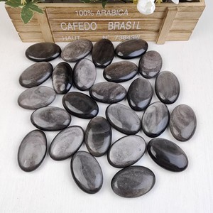Piedra curativa espiritual de cristal natural al por mayor, piedra de <span class=keywords><strong>Palma</strong></span> de obsidiana de plata para equilibrio energético - Product Image 1