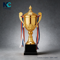 Trophée de champion en métal personnalisé avec deux poignées et logo gravé pour les événements sportifs de football et les événements d'entreprise, vente en gros OEM