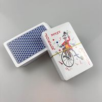 Boîte de jeu de cartes en papier durable et écologique, finition vernie texture lin 300 g/m², personnalisable pour la promotion publicitaire et l'image de marque d'entreprise
