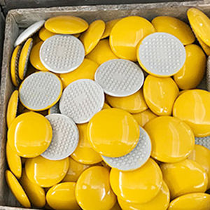 3 м прочные желтые керамические круглые отражатели для дорожных шипов-высокая видимость и долговечность - Product Image 3