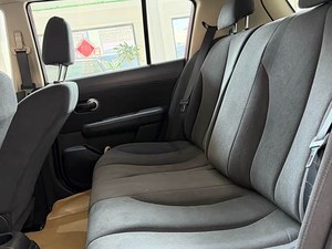 Nissan Tiida Sedán Usado con Volante a la Izquierda, <span class=keywords><strong>2010</strong></span>, 1.6L Turbo CVT, Compacto, Gasolina, Neumáticos R16, Asientos de Tela, Interior Oscuro, Hecho en China - Product Image 5