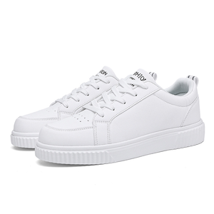 white nike boat shoes