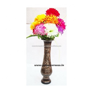 Vase à fleurs en laiton artisanal avec travail Bidri Nakkashi pour la décoration de la maison et de la chambre à coucher - Product Image 1