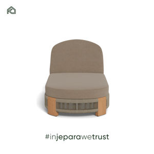 Chaise longue d'extérieur Arini combinant un revêtement en fer et du rotin synthétique, conçue pour le confort, la durabilité et le style. - Product Image 2