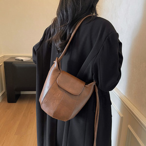 Nouveau design 2026 – <span class=keywords><strong>Sac</strong></span> seau <span class=keywords><strong>vintage</strong></span> en <span class=keywords><strong>cuir</strong></span> PU grande capacité pour femme – <span class=keywords><strong>Sac</strong></span> à bandoulière et fourre-tout tendance - Product Image 1