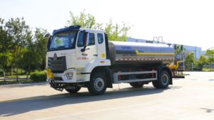 <span class=keywords><strong>Camion</strong></span> arroseur Sinotruk Howo 15m Diesel 4x2 |   Fonctionnalités complètes et haute efficacité - Product Image 3