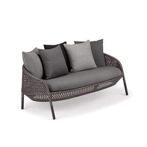 Set Moderno di Mobili da Esterno in Alluminio a Tre Pezzi con Divano, Sedia e Tavolino Pieghevole per Cortile, Balcone e Terrazza - Product Image 4