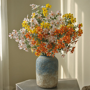 <span class=keywords><strong>Flores</strong></span> Artificiales de Seda al por Mayor, Ramas de <span class=keywords><strong>Flores</strong></span> Miniatura de 5 Ramificaciones, Simulación de <span class=keywords><strong>Flores</strong></span> de Tacto Real para Decoración del Hogar, Bodas <span class=keywords><strong>y</strong></span> Fiestas - Product Image 1