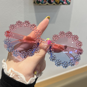 <span class=keywords><strong>Occhiali</strong></span> da <span class=keywords><strong>Sole</strong></span> Trendy per Bambini con Protezione UV, <span class=keywords><strong>Occhiali</strong></span> Eleganti e Carini per Bambini e Bambine - Product Image 3