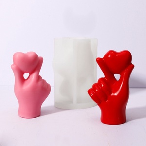 Molde de Silicona con Forma de Mano de Corazón para Velas - Herramientas para Hacer Manualidades de Cera 3D para el Día de San Valentín - Product Image 3